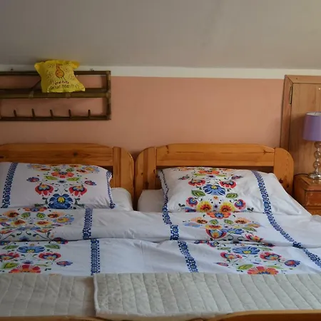 Skrzatuskie Pokoje Bed & Breakfast *